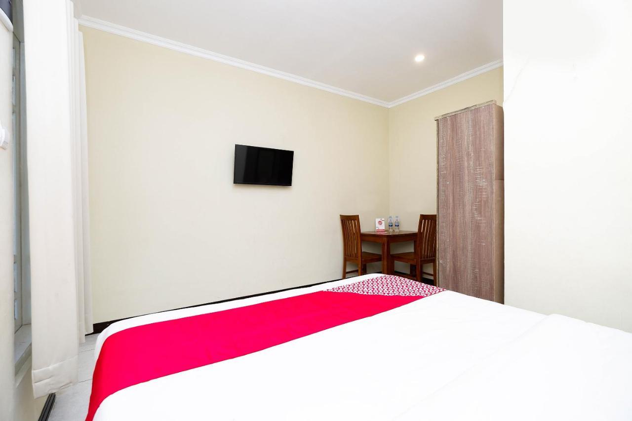 Oyo 1835 Kostel Wood Hotel Semarang Exterior photo