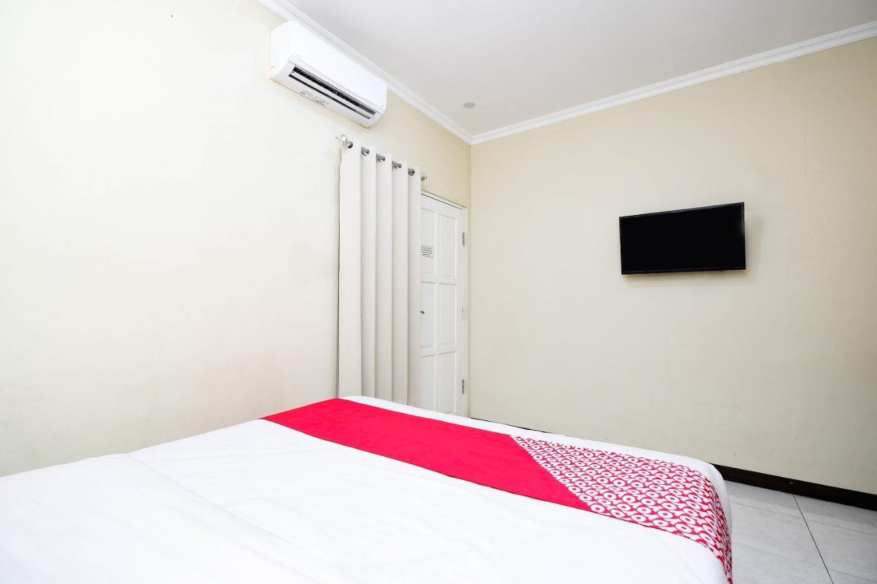 Oyo 1835 Kostel Wood Hotel Semarang Exterior photo